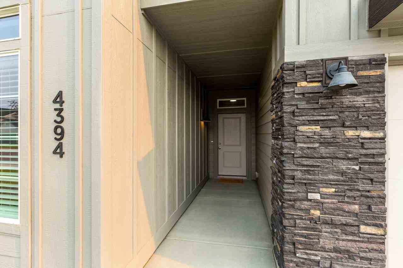 4394 W Sunny Cove St - Photo 3 of 37