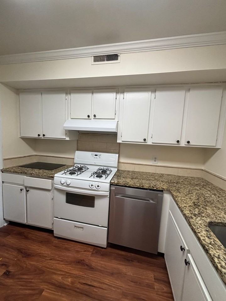 3913 Browning Pl - Photo 6 of 19