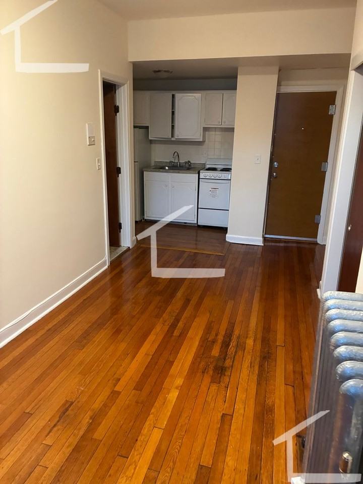 1309 Commonwealth Avenue - Photo 4 of 5