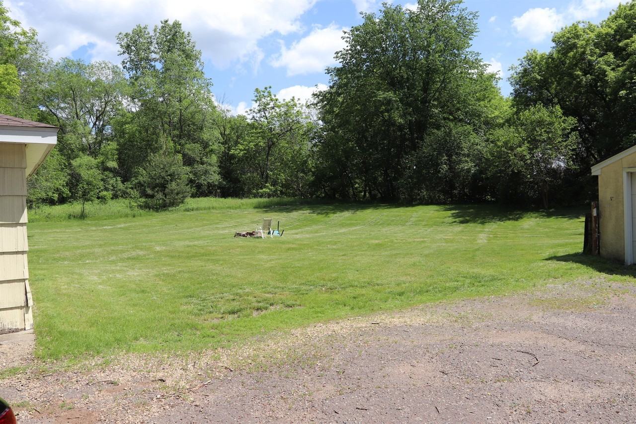 2752 White Bear Ave N - Photo 2 of 18