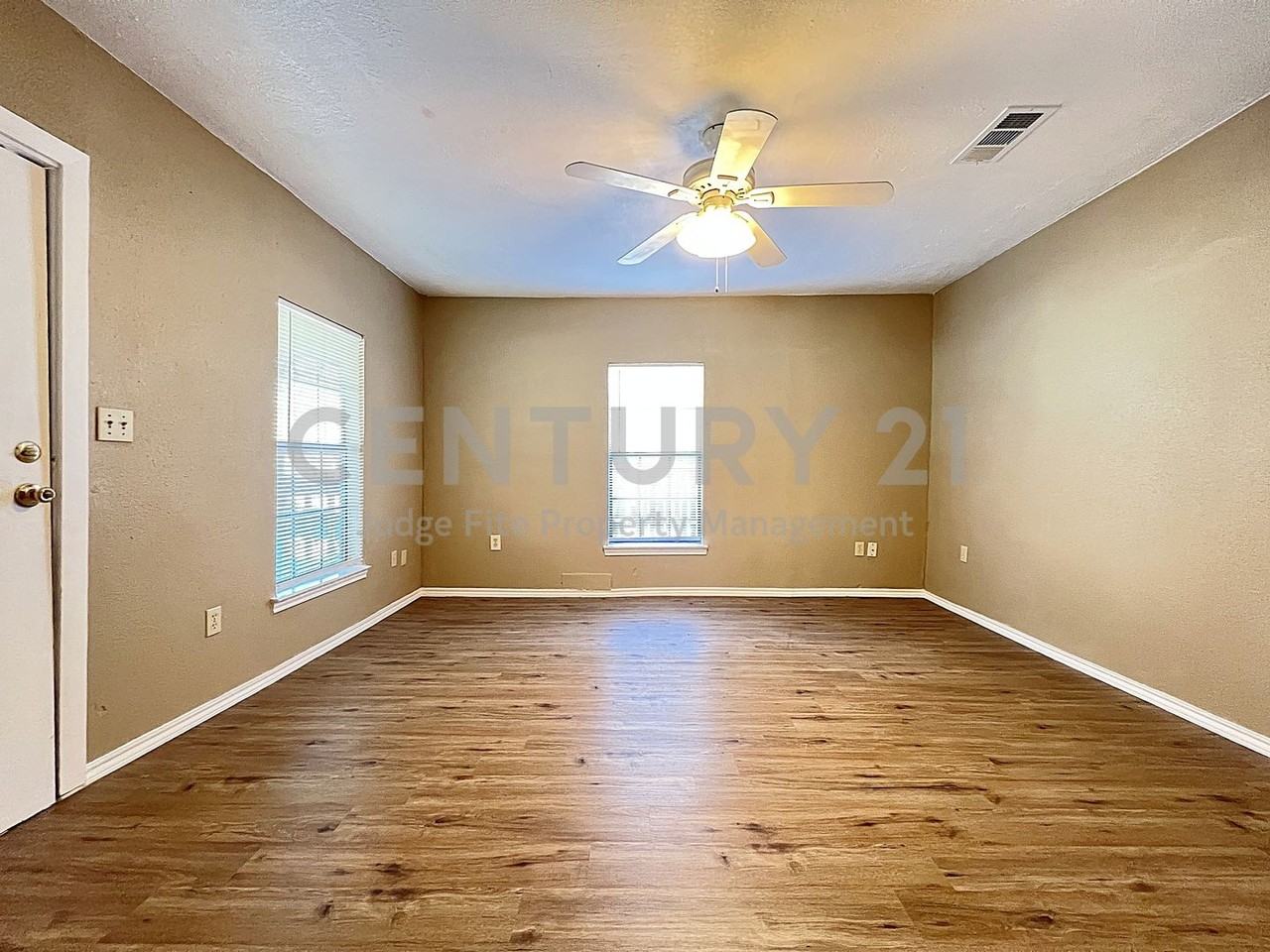 503 Pierce St - Photo 2 of 11