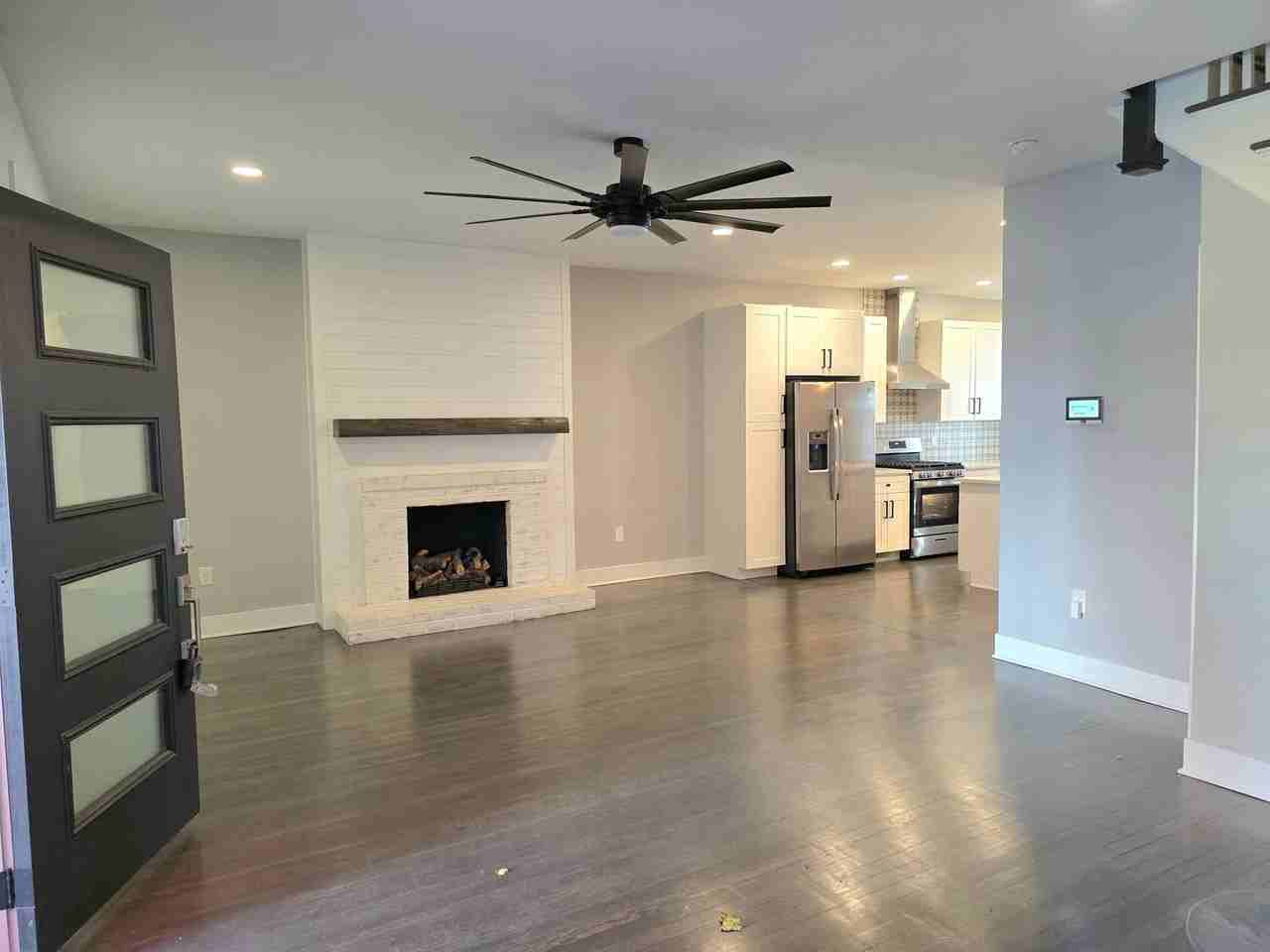 602 W 19th St - Photo 6 of 36