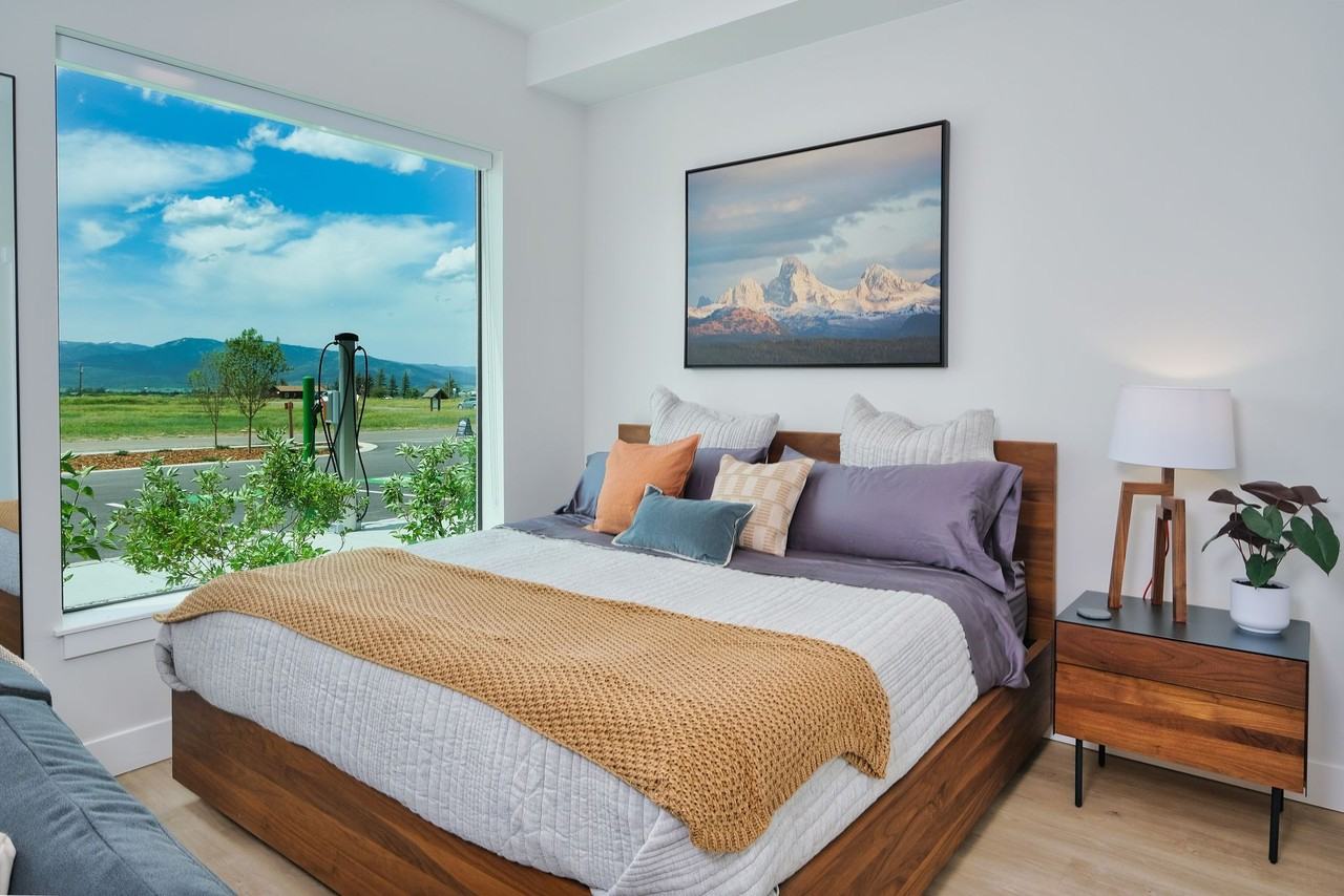 The Larkspur - Photo 2 of 36