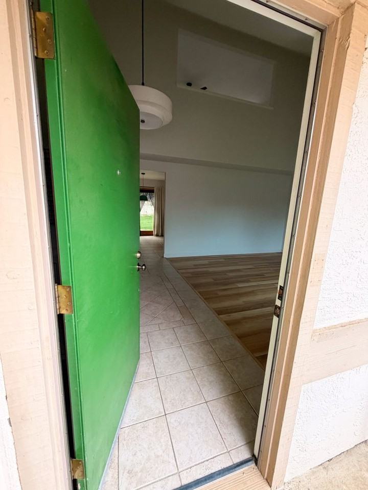950 Pembroke Way - Photo 3 of 34