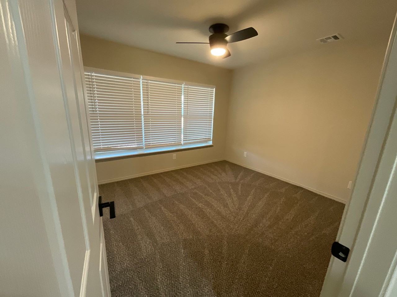 2716 Carlton Way - Photo 4 of 21