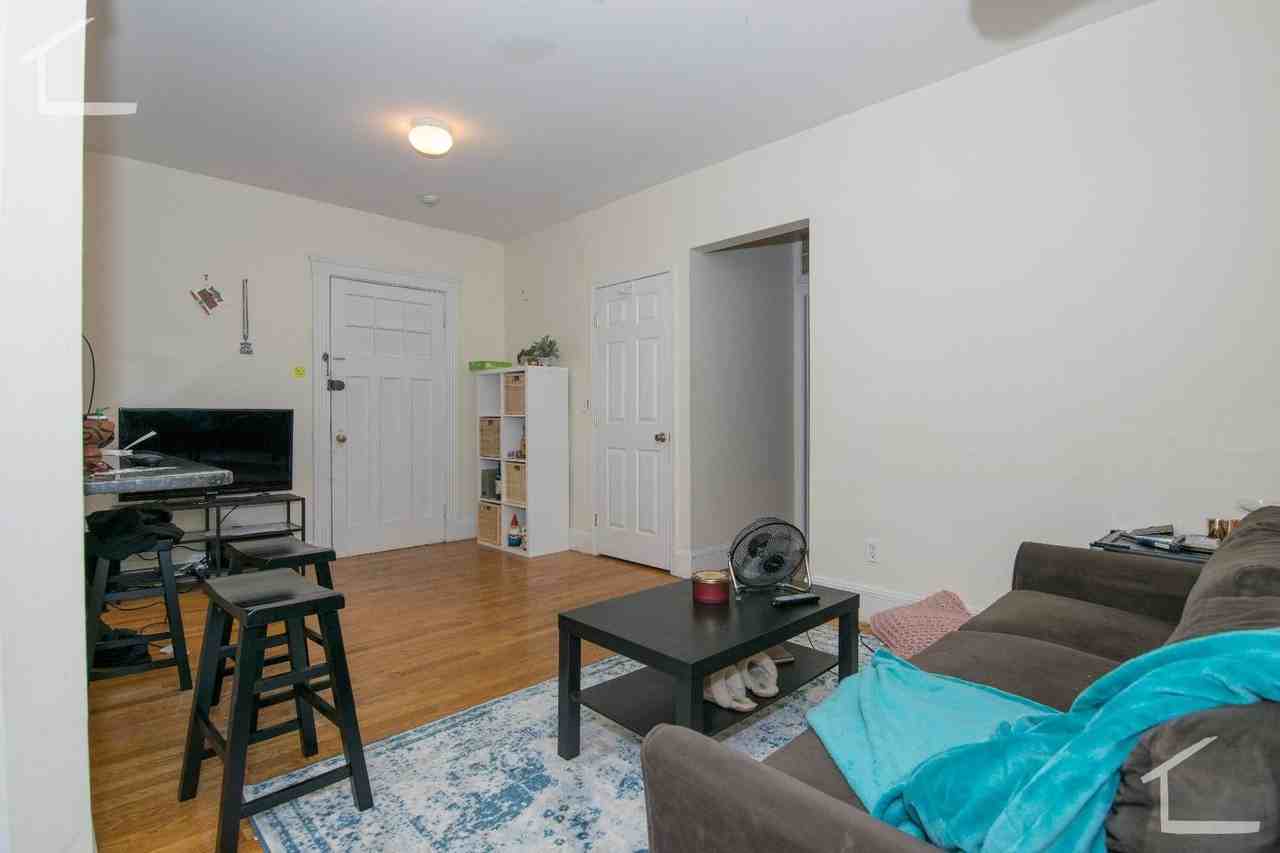 64 Egmont St - Photo 2 of 9