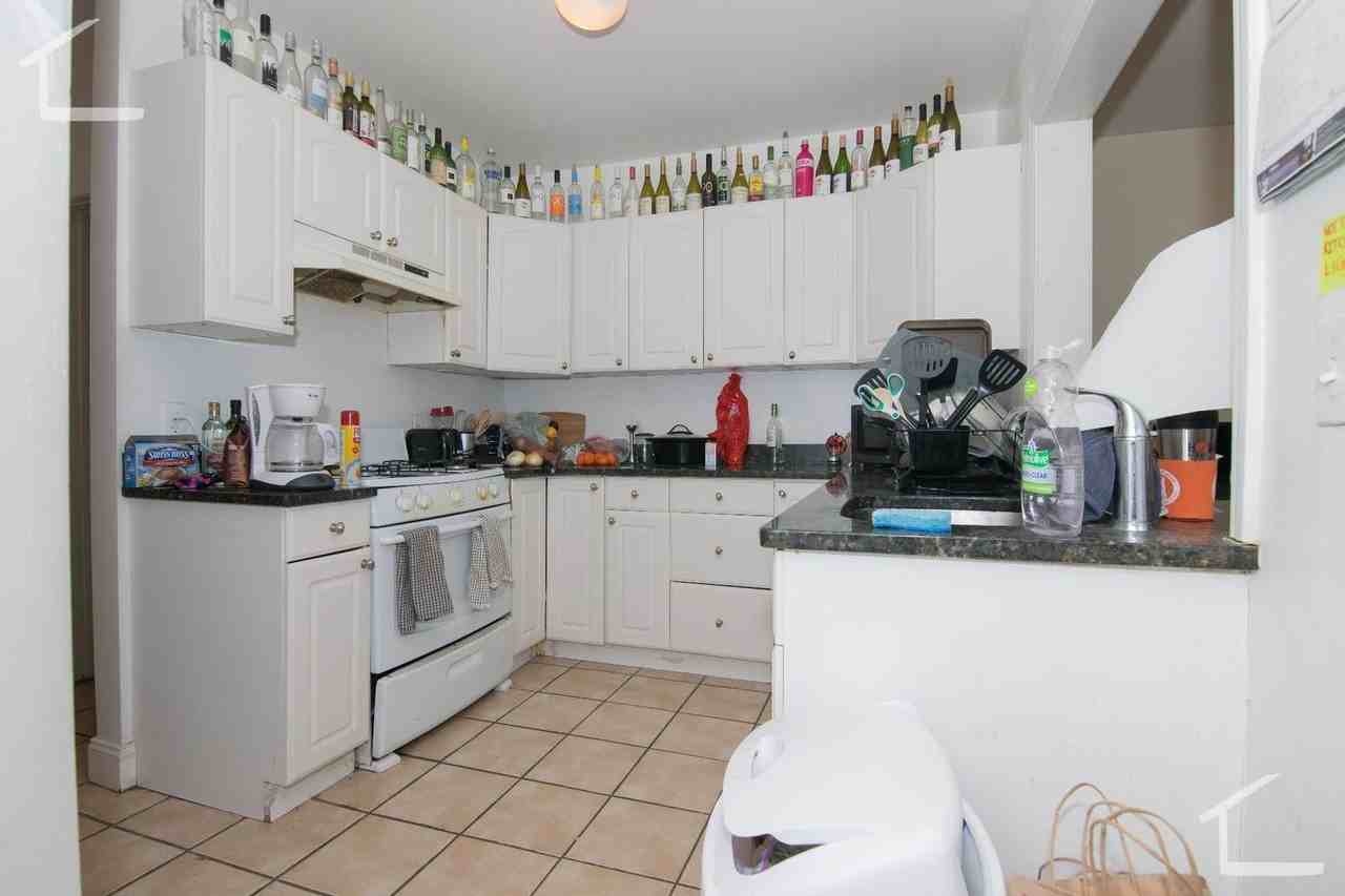 64 Egmont St - Photo 3 of 9
