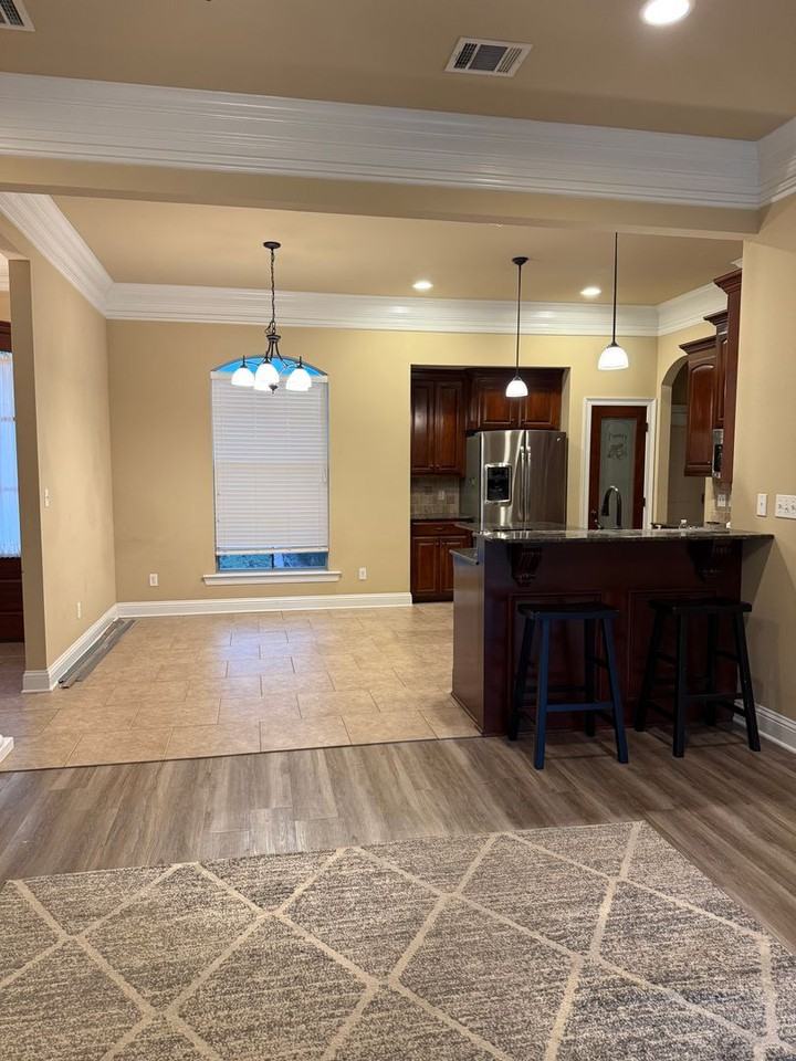 324 Camden Hill - Photo 3 of 19