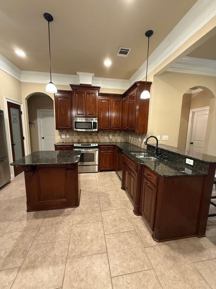 324 Camden Hill - Photo 4 of 19