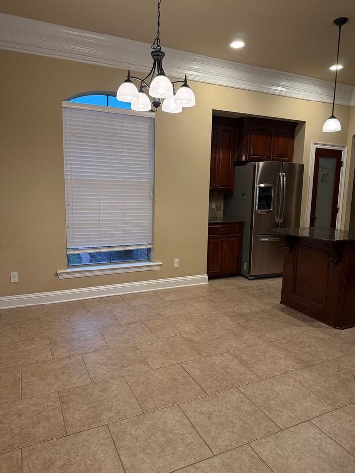 324 Camden Hill - Photo 7 of 19