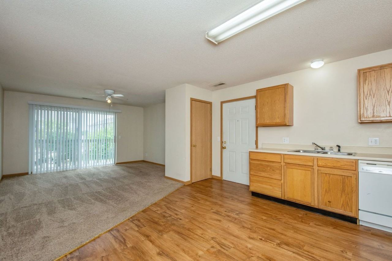 Dickinson Apartments - Photo 2 of 12