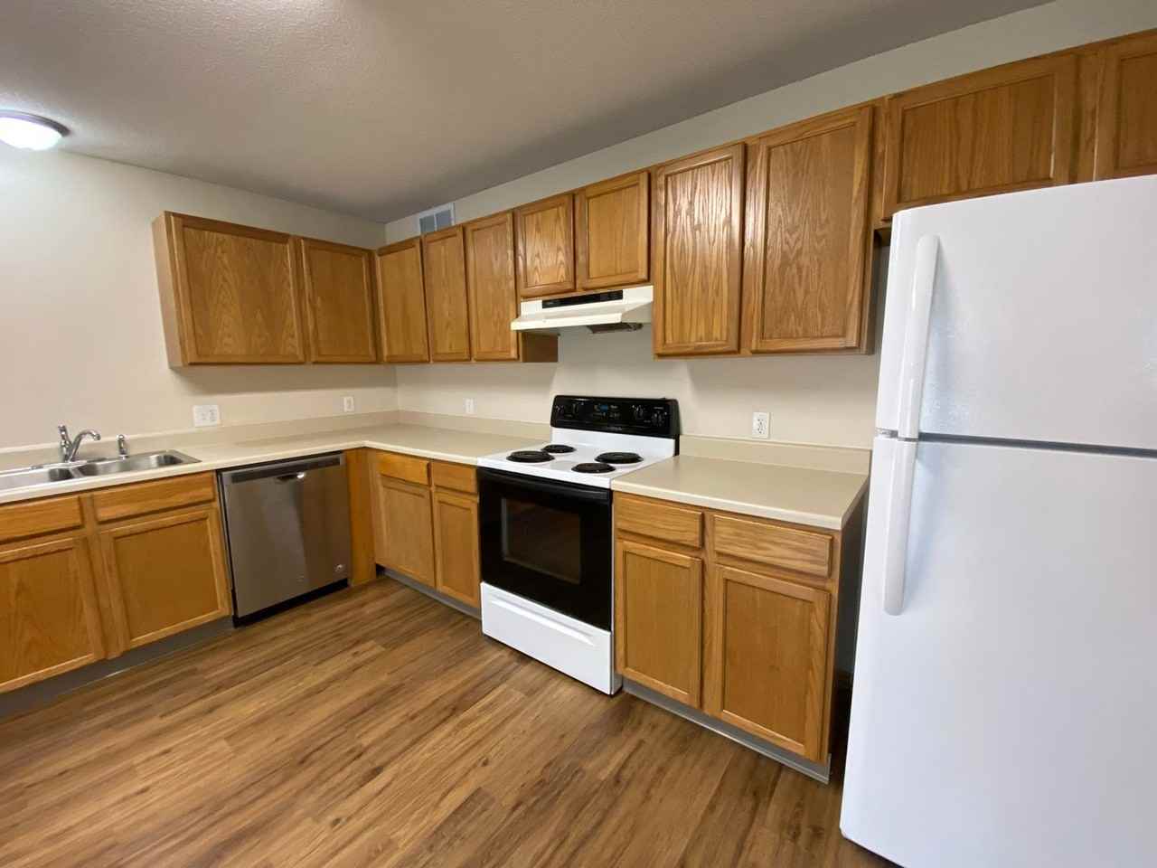 Dickinson Apartments - Photo 3 of 12