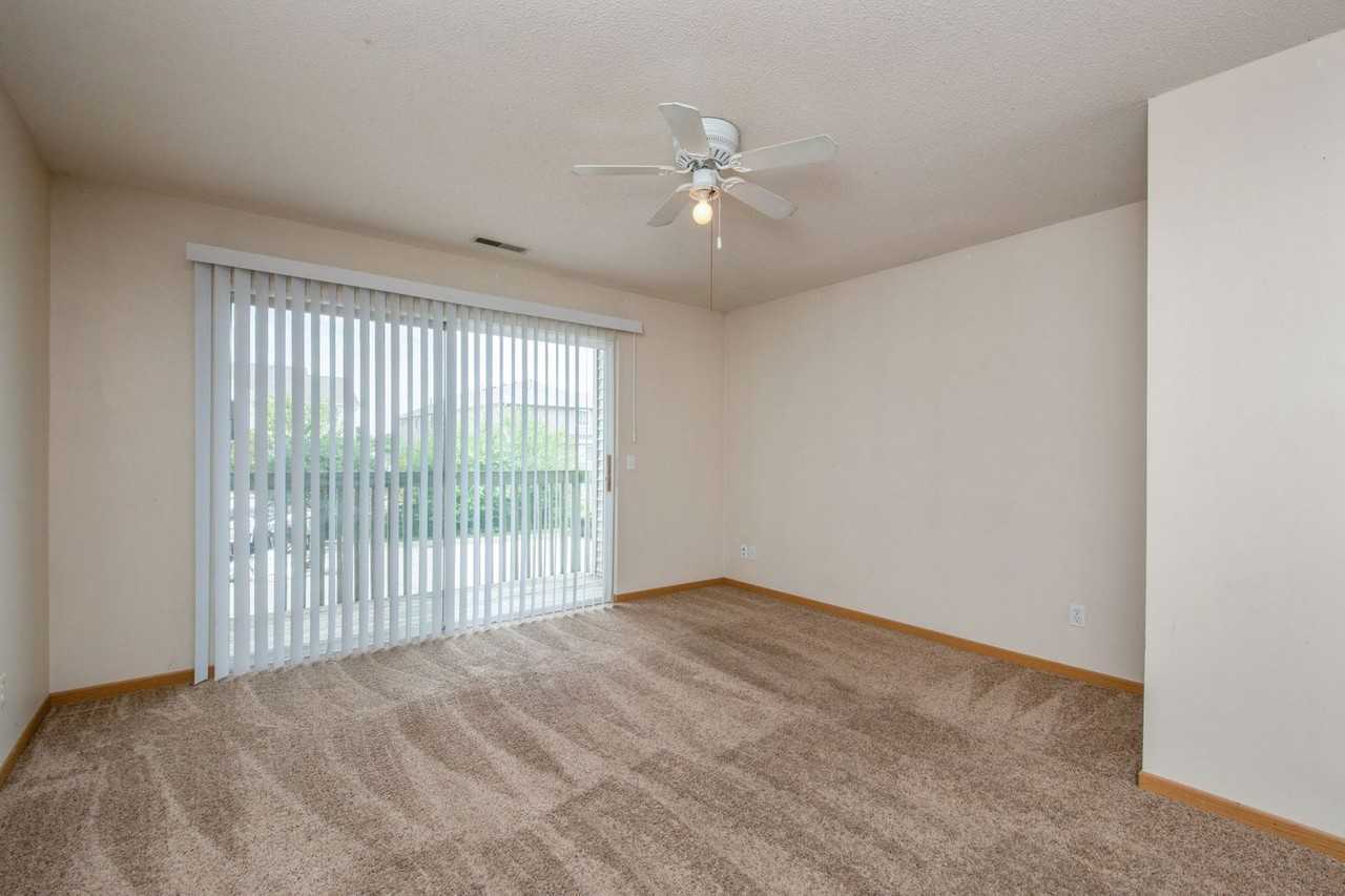 Dickinson Apartments - Photo 6 of 12