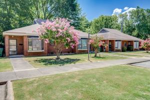 featured image of 1700 Caldwell Street