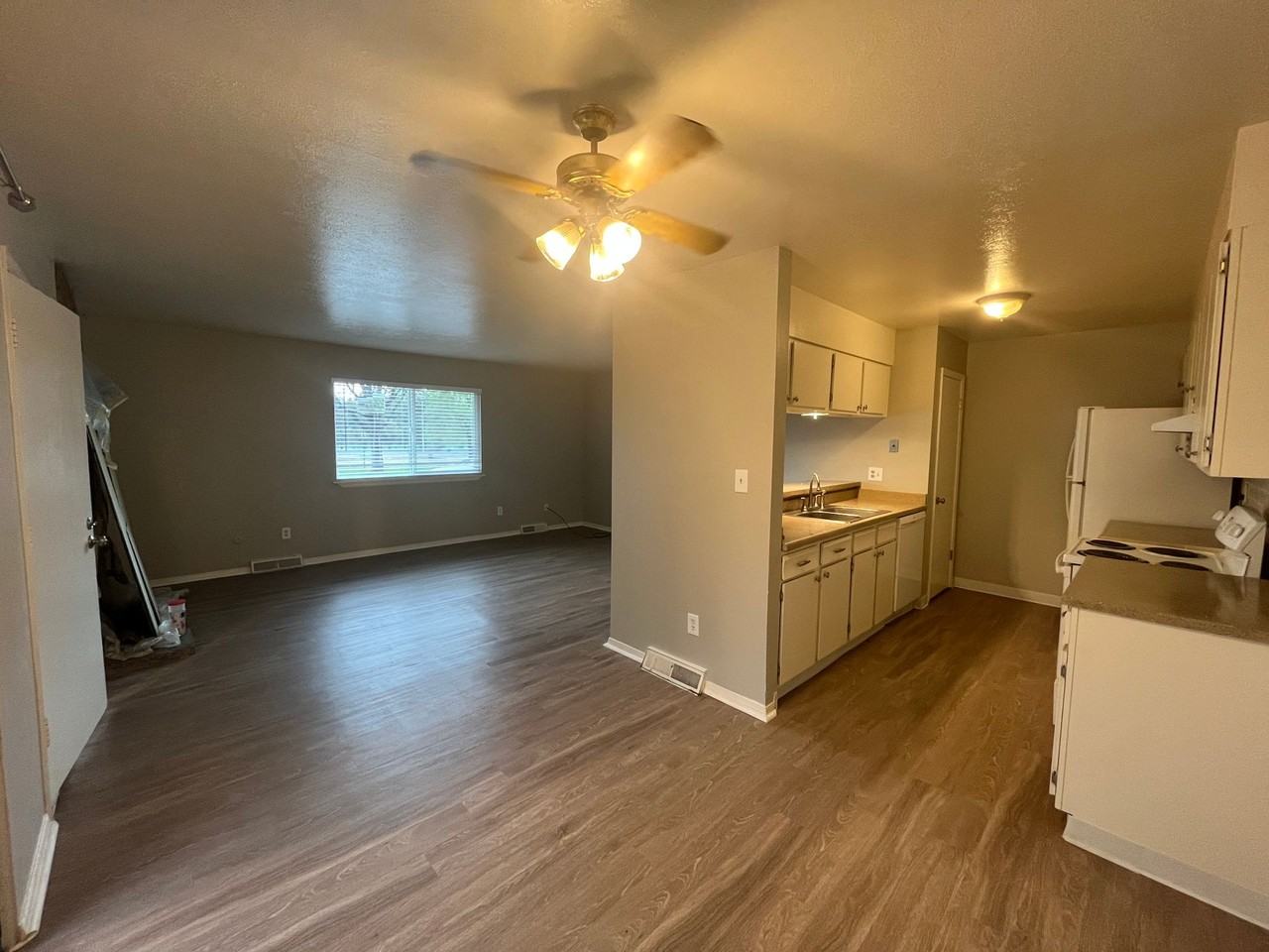 1339 S Chambers Cir #A - Photo 5 of 35