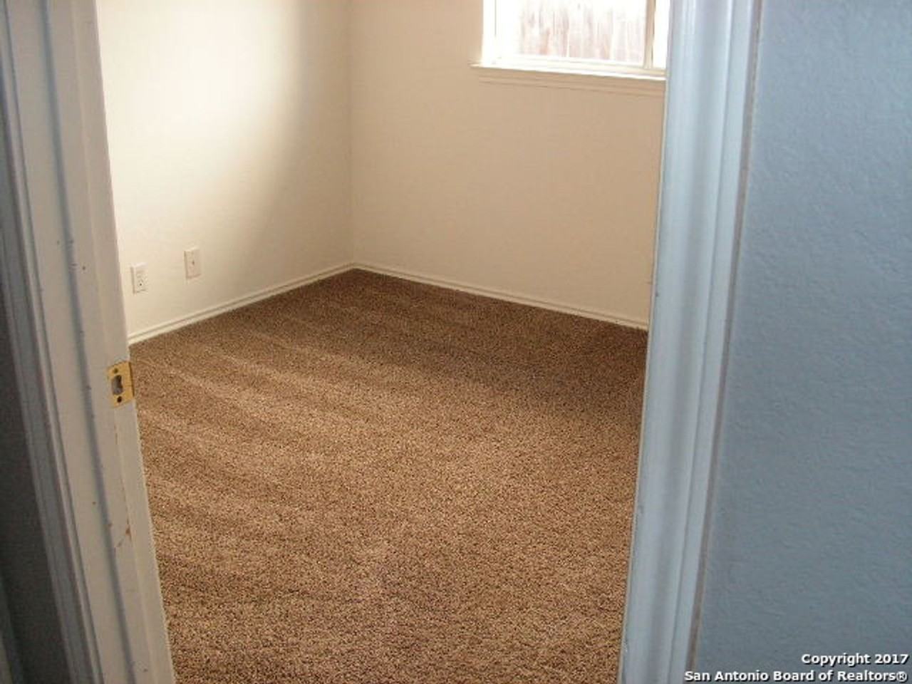 6602 Nora Vista Way - Photo 2 of 10