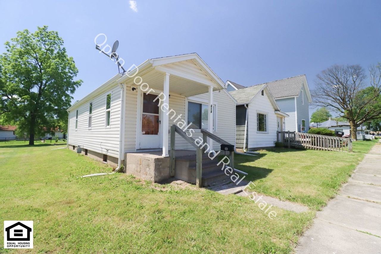 414 N Cowen St - Photo 2 of 12