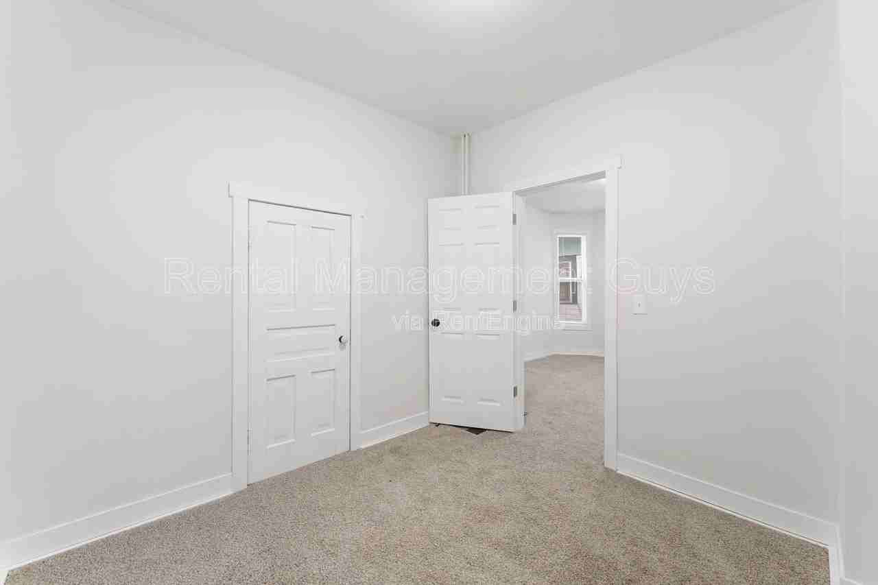 2631 Girard Ave N #1 - Photo 3 of 7