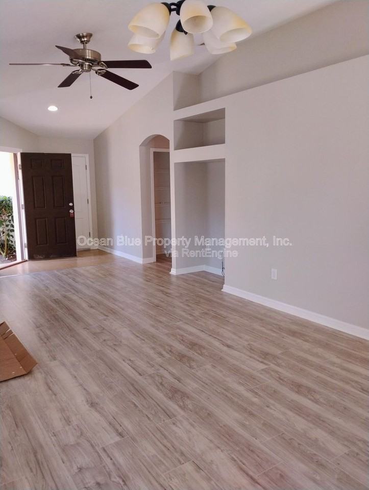 18200 Cypress Bay Parkway - Photo 6 of 17