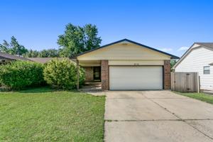 featured image of 8719 Lakeland Circle