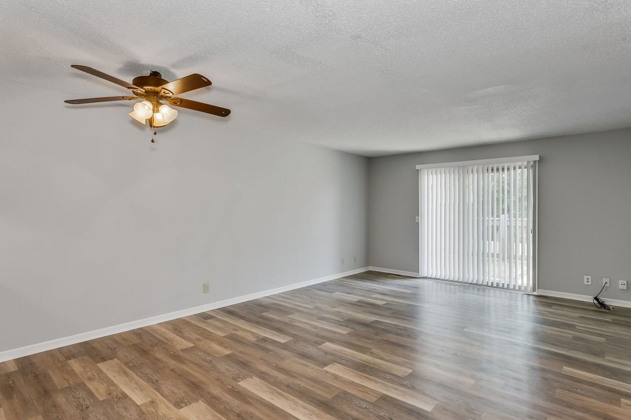 8719 Lakeland Circle - Photo 2 of 10