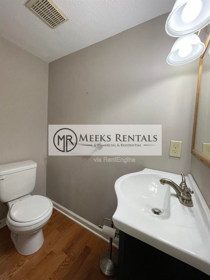 1002 Fairway Gdns - Photo 6 of 8