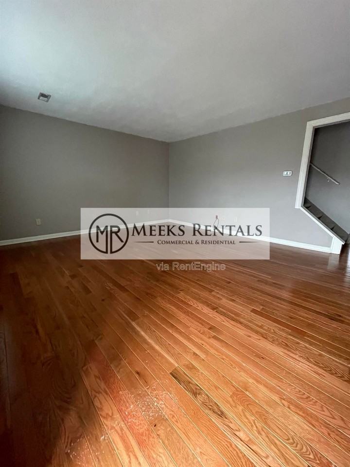 1002 Fairway Gdns - Photo 7 of 8