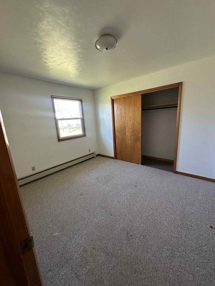 6953 Hillcrest Ave - Photo 4 of 5