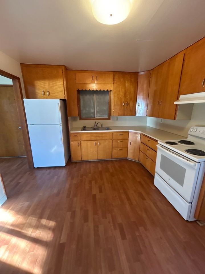 2540 Se Crystal Lake Dr - Photo 7 of 15