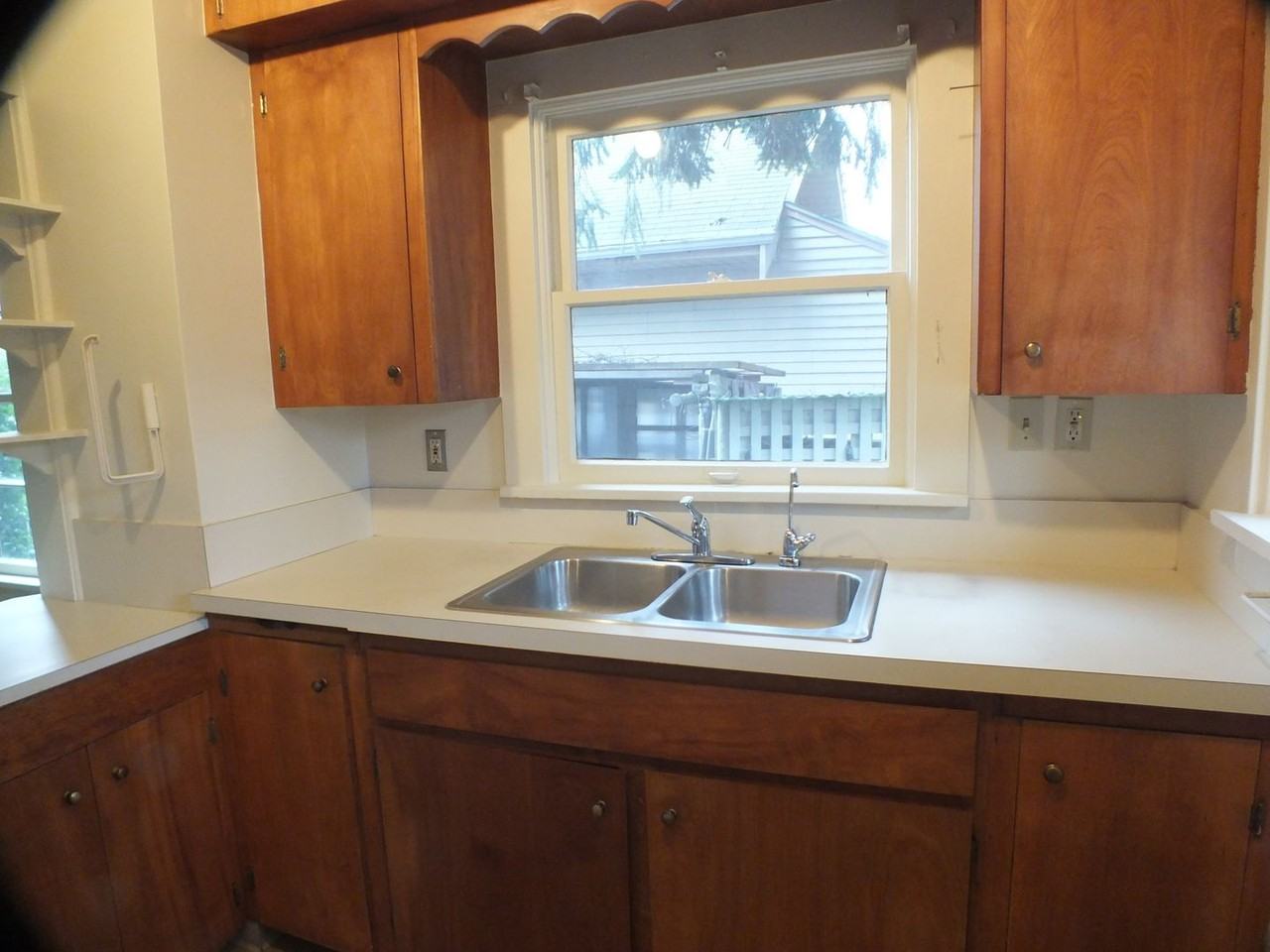 6833 Ne Glisan St - Photo 6 of 10