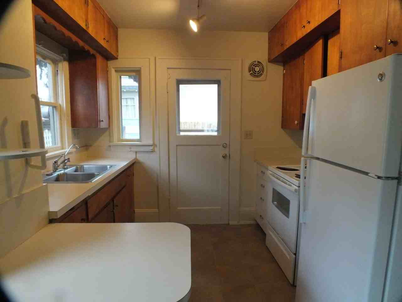 6833 Ne Glisan St - Photo 7 of 10