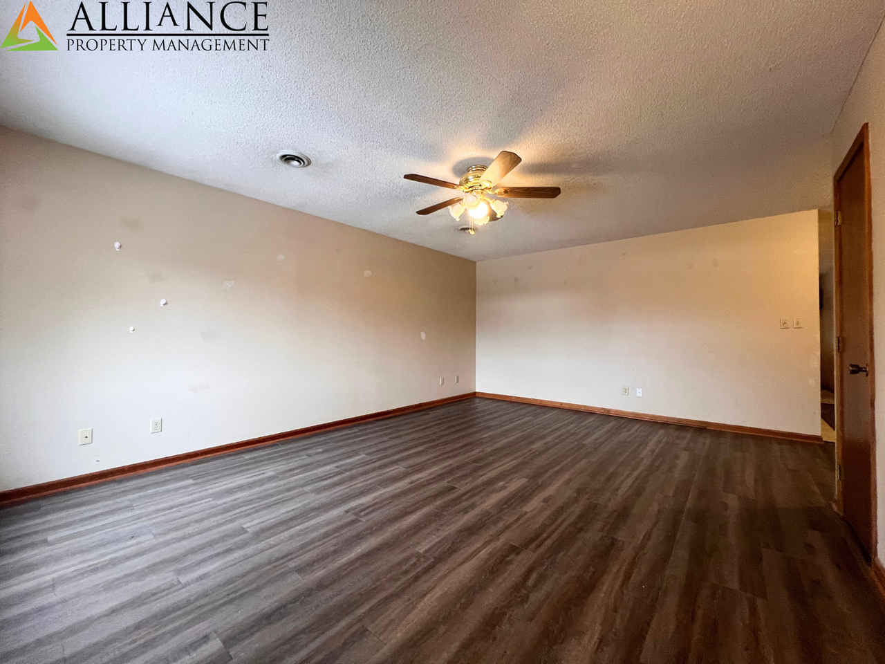 506 Mustang Dr - Photo 3 of 31