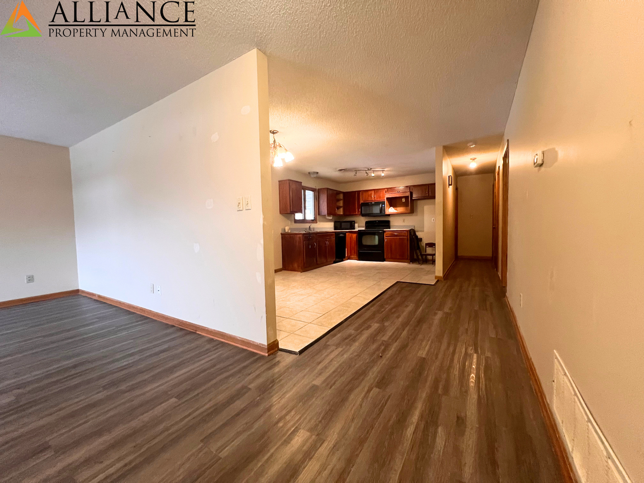 506 Mustang Dr - Photo 4 of 31