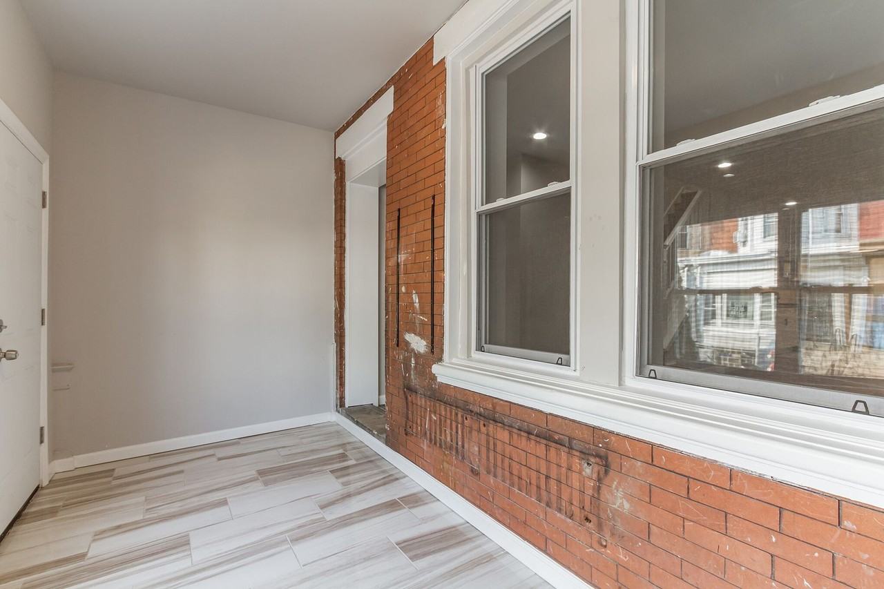 5628 Broomall St - Photo 3 of 24