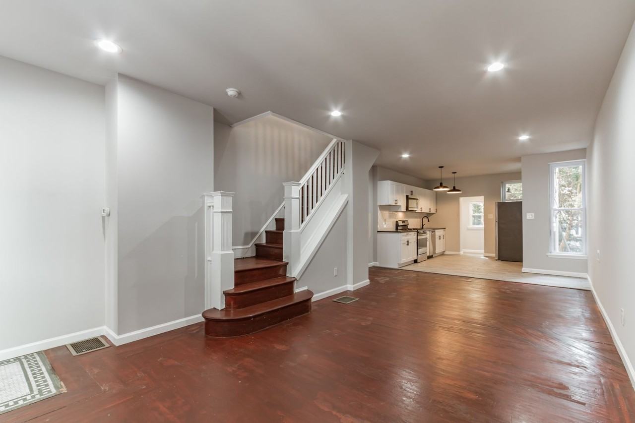 5628 Broomall St - Photo 6 of 24