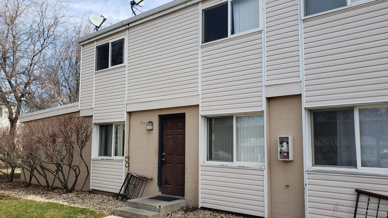 900 South Curtis Road