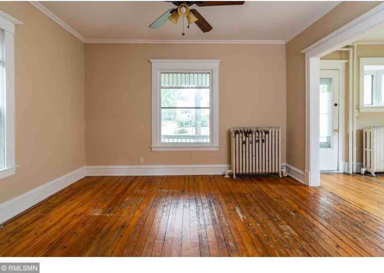 421 7th St Se - Photo 3 of 9