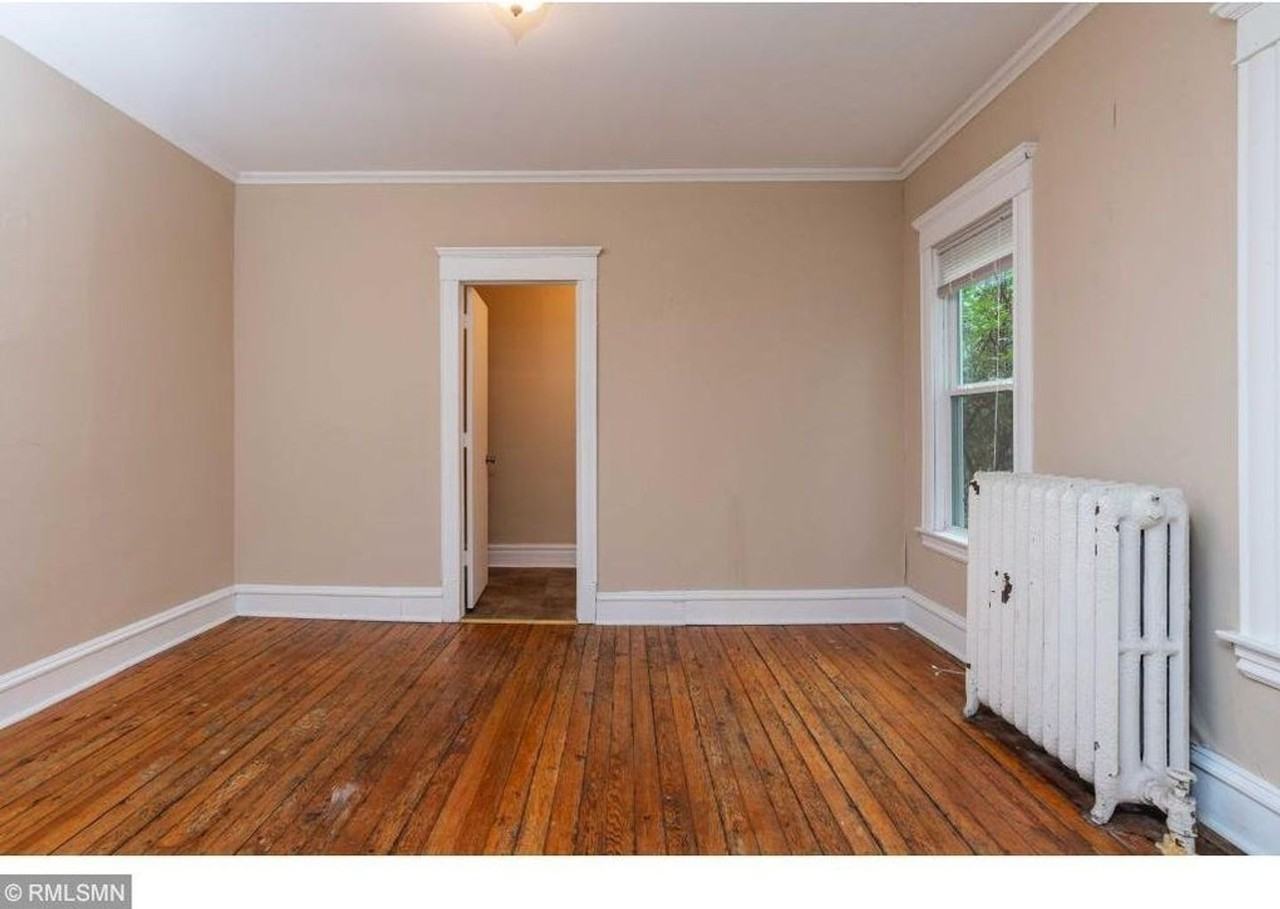 421 7th St Se - Photo 4 of 9