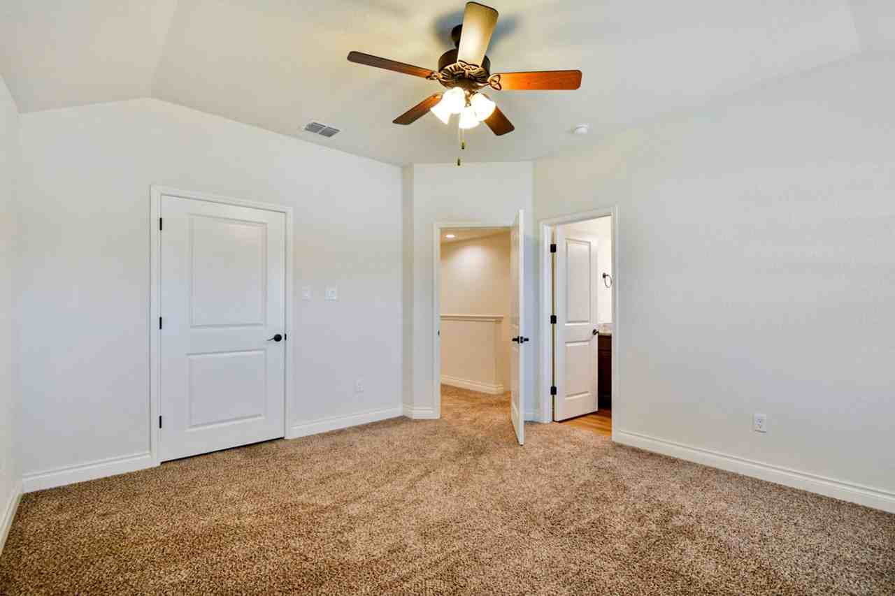 327 Untermaier Street - Photo 7 of 14