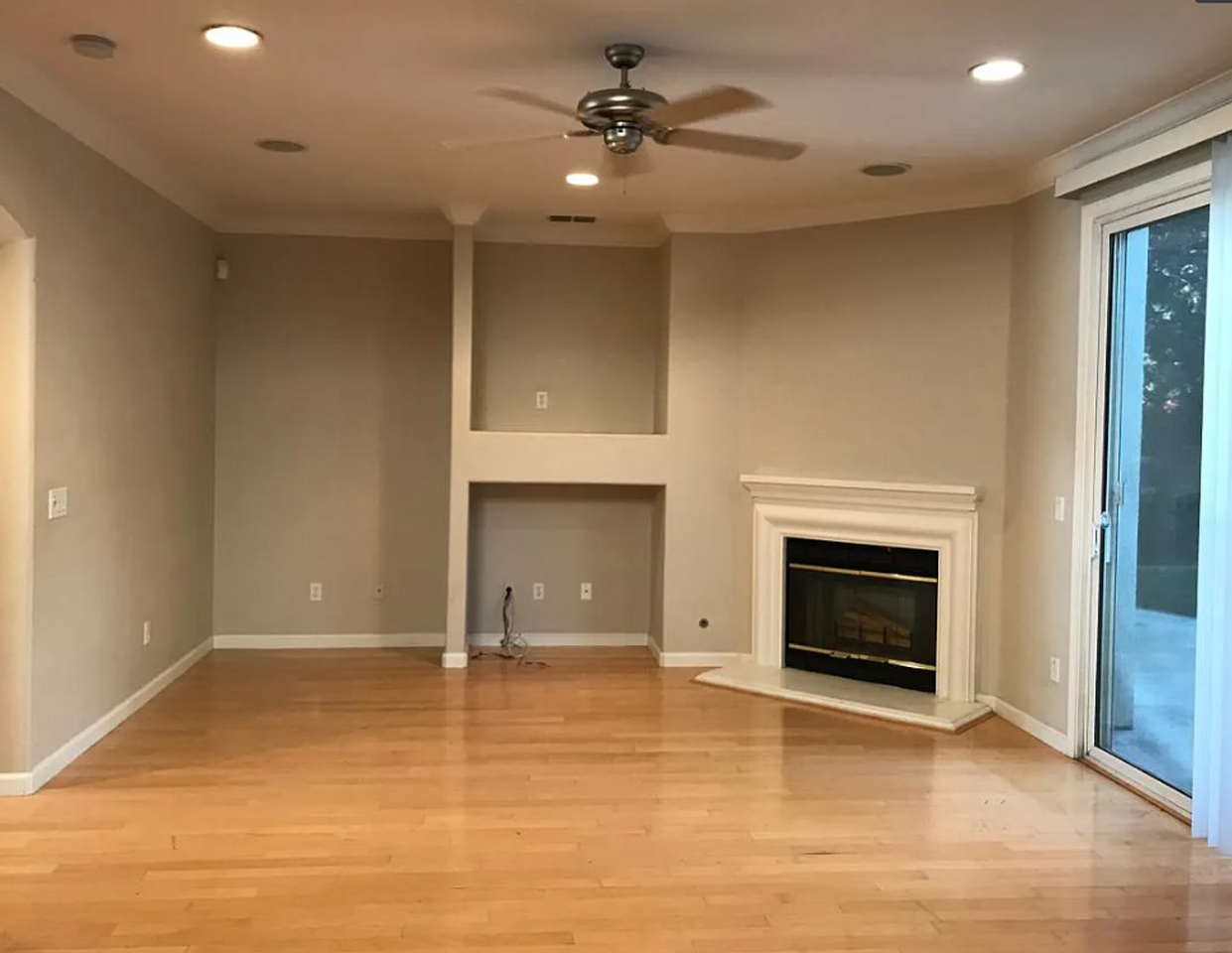 4209 Dalehurst Ln - Photo 2 of 13