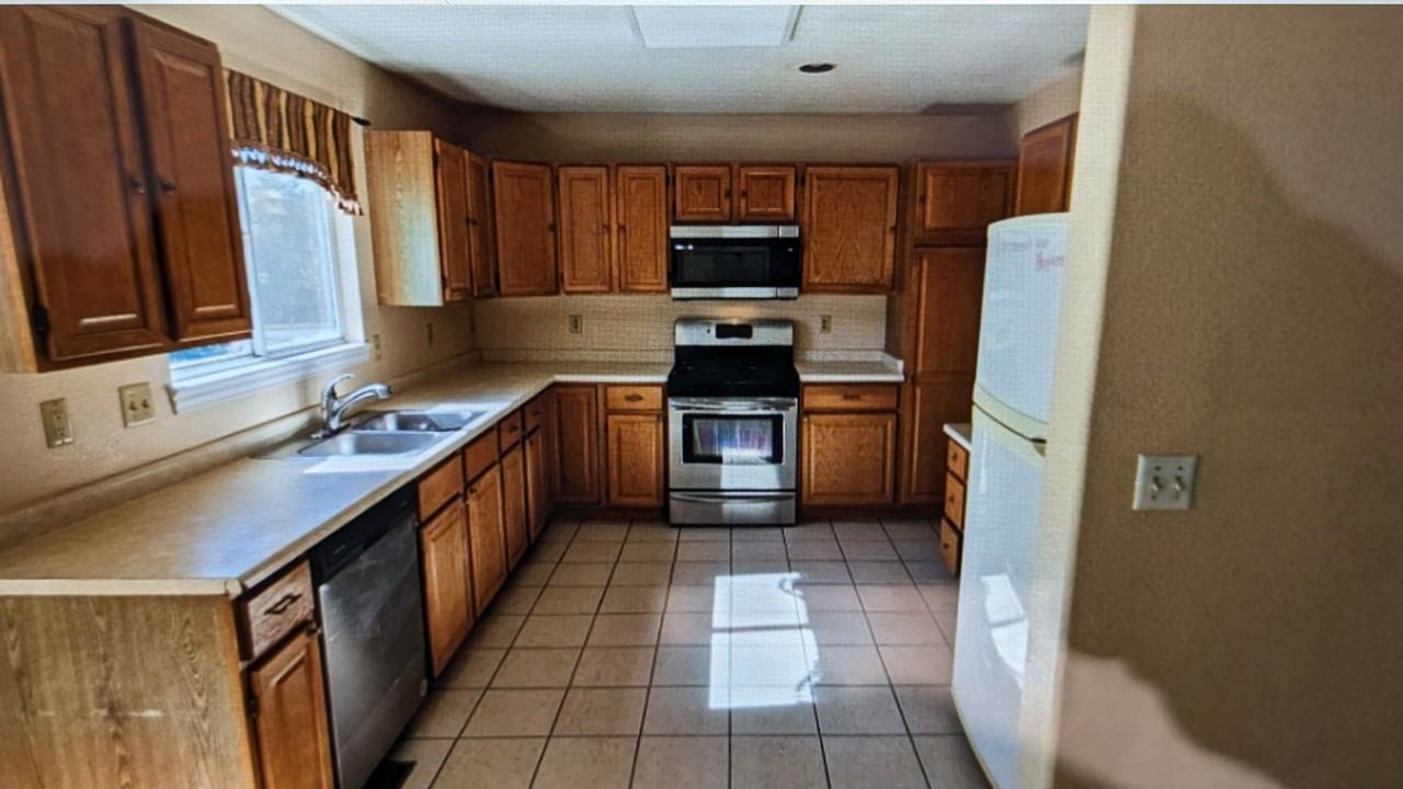 18566 E Greenwood Pl - Photo 6 of 25