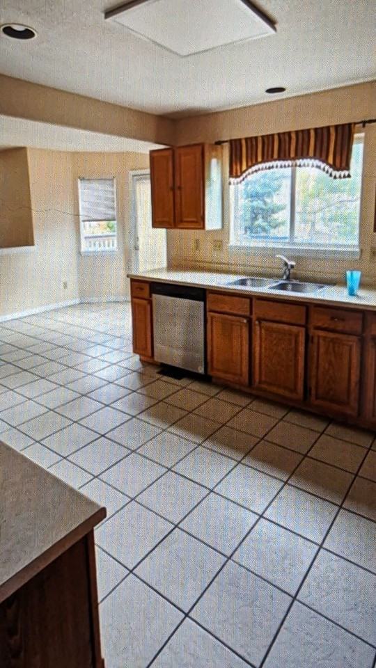 18566 E Greenwood Pl - Photo 7 of 25