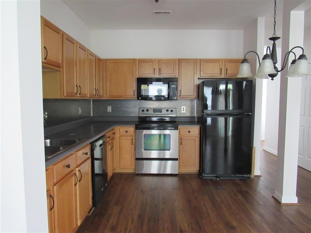 2031 Celebration Park Circle - Photo 4 of 10