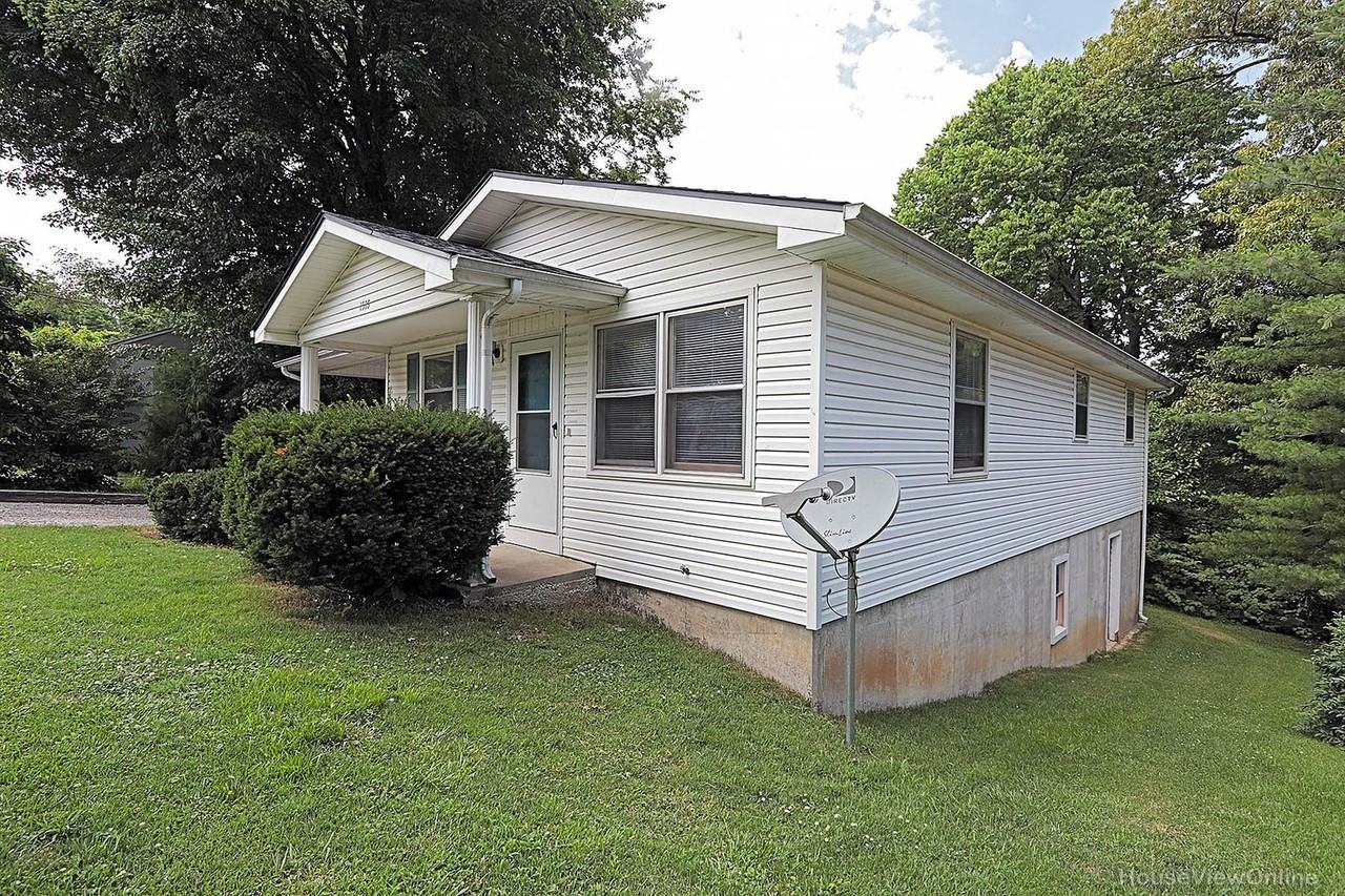 1516 Stoddard Street - Photo 3 of 24