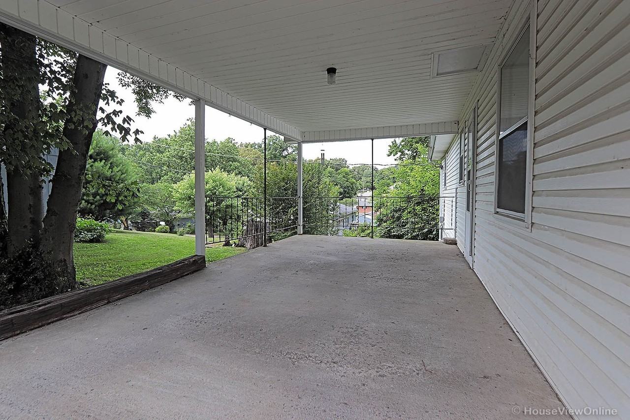 1516 Stoddard Street - Photo 4 of 24