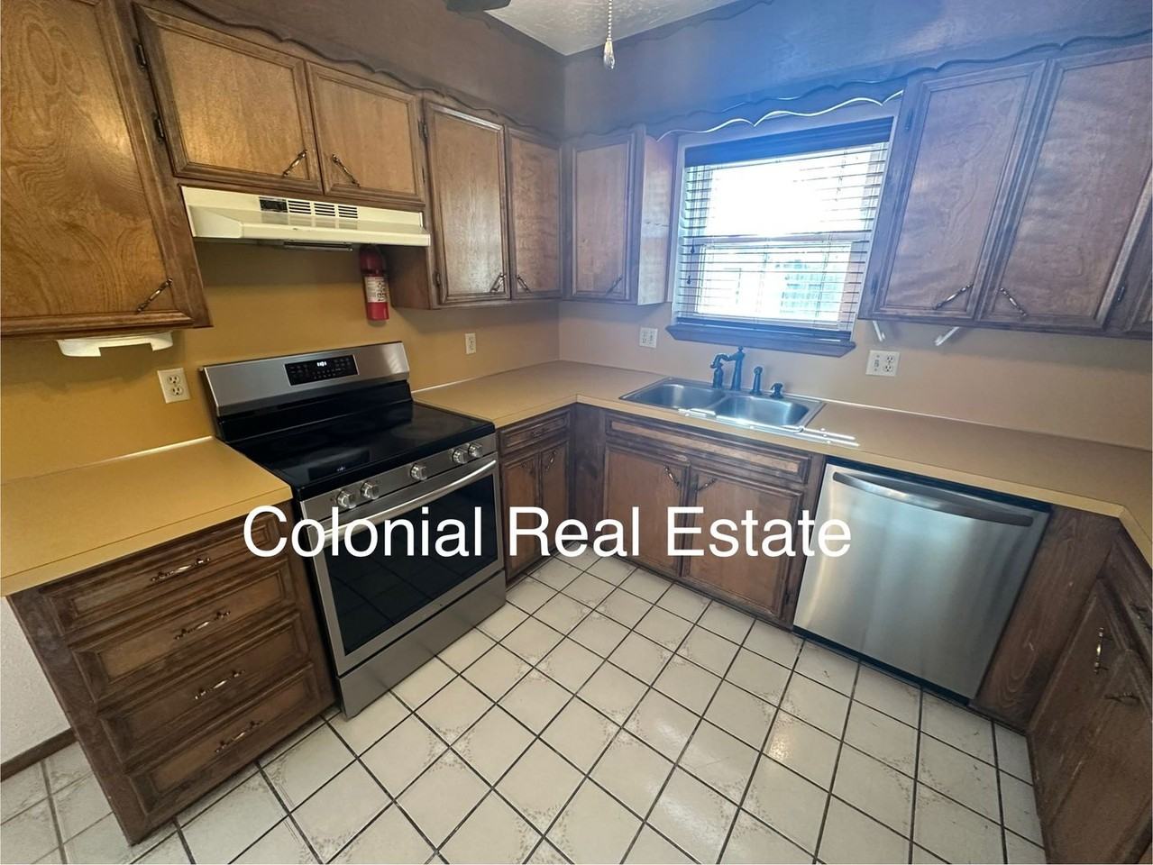 2121 Castle Ct - Photo 6 of 18