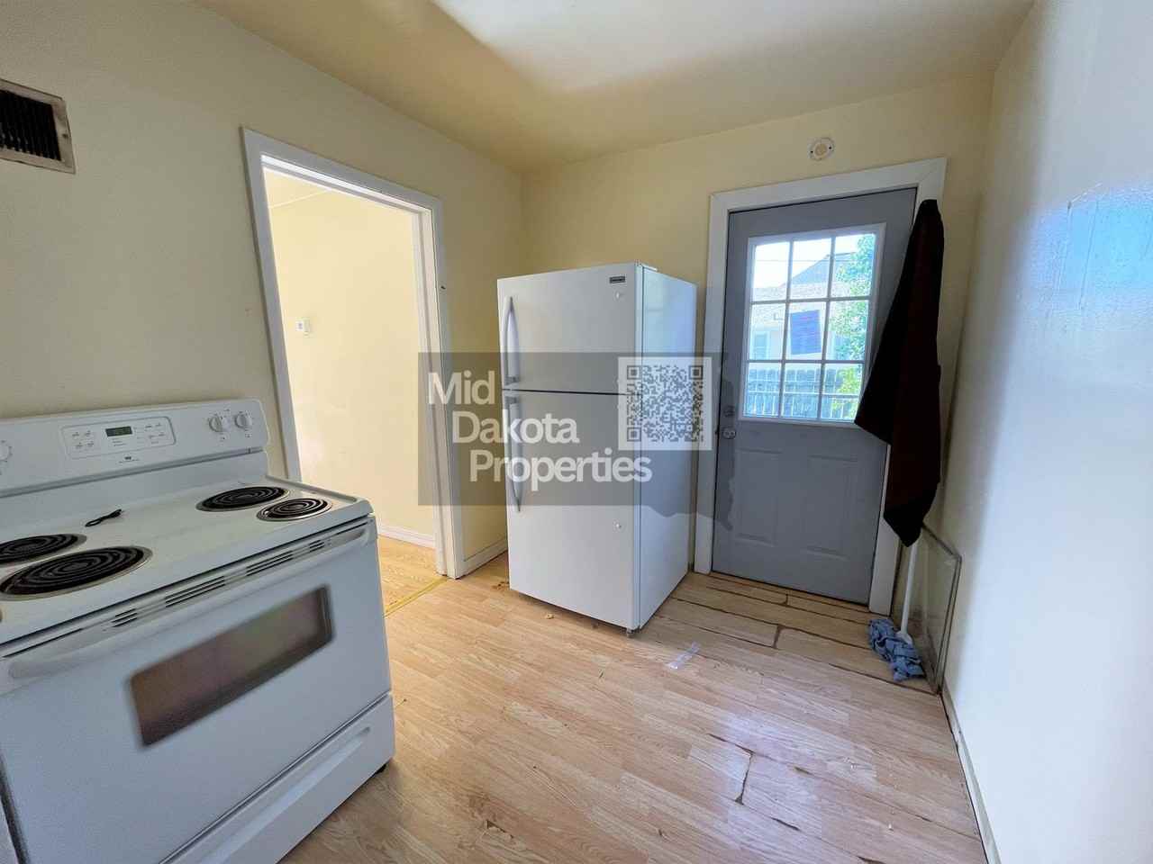 403 South 1st Street - Photo 6 of 20