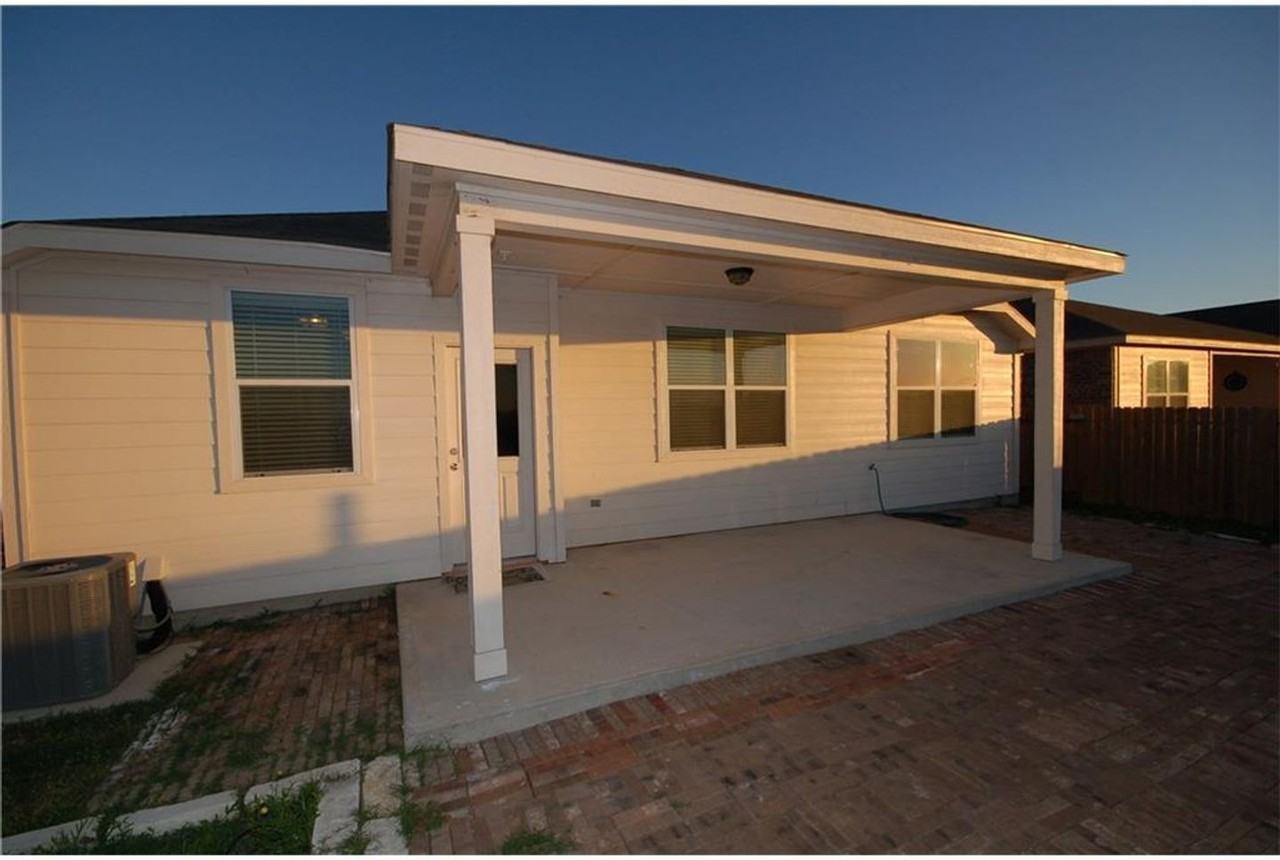 19309 Wt Gallaway St - Photo 2 of 39