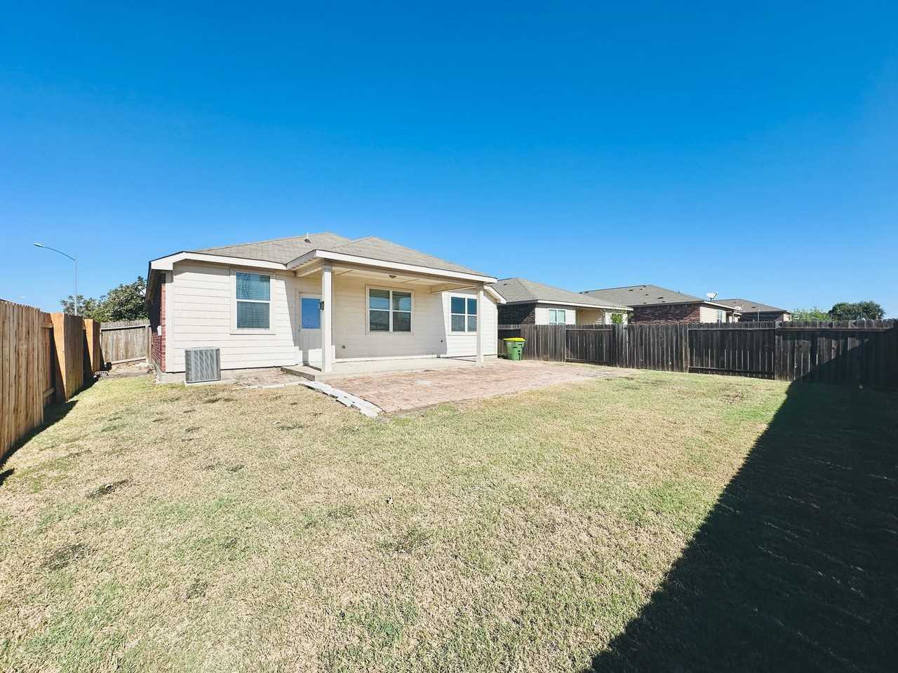 19309 Wt Gallaway St - Photo 4 of 39