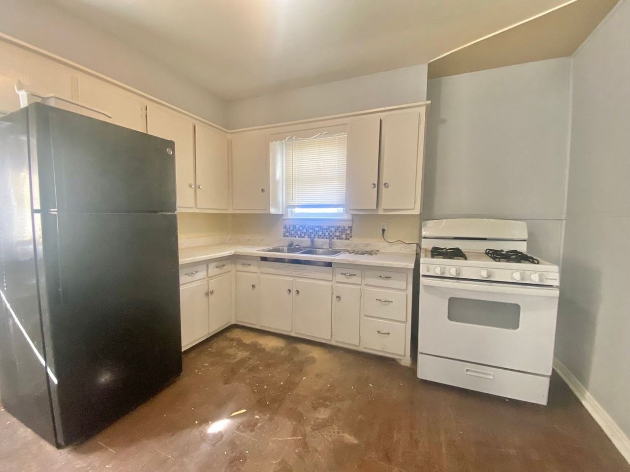 2811 41st St - Photo 4 of 9